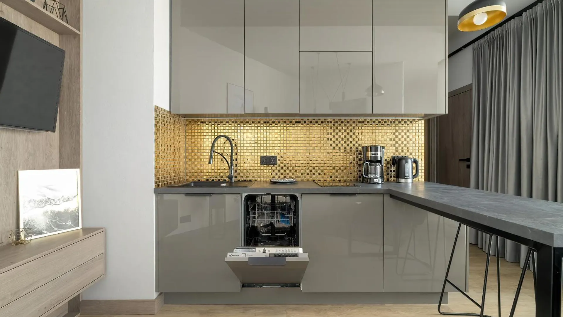 Rodzinne Studio Dla 5 Osob Poznan Klimatyzacja By Noclegi Renters 0*,  Poland